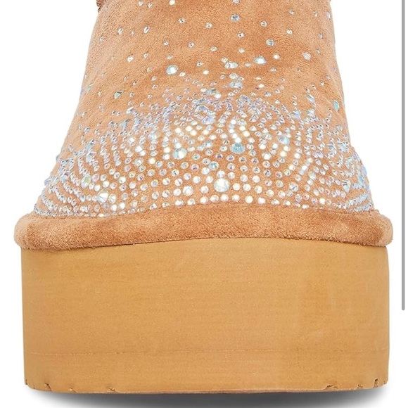 Madden Girl Sz 6 Tan Faux Suede Platform Boots with Rhinestones NWOT - Picture 4 of 16